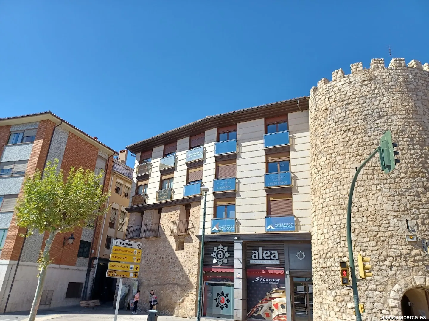 Lou y Marques Abogados S L U