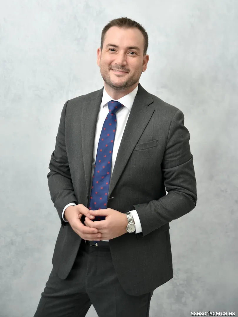 Dani Perez Merino, Consultor Financiero