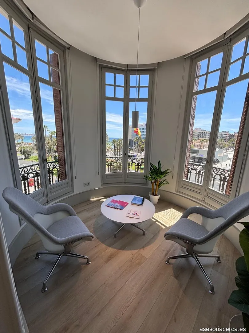 Alberto Baeza - Asesor Financiero