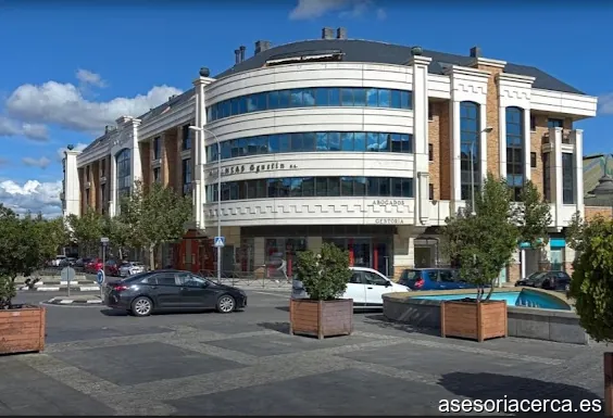 SENEAS GESTORIA SL - Gestoria y servicios financieros - Majadahonda